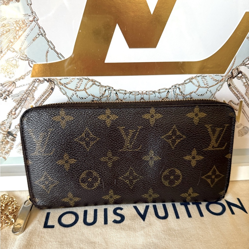 Louis Vuitton Monogram Large Zipper Wallet Purse - Picture 14 of 16